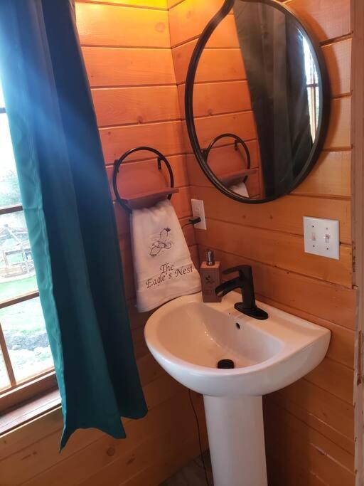 The Eagle'S Nest Treehouse Cabin Palmer Esterno foto